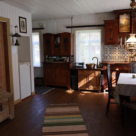 Hotel Leesi Kuelalistemaja Extérieur photo