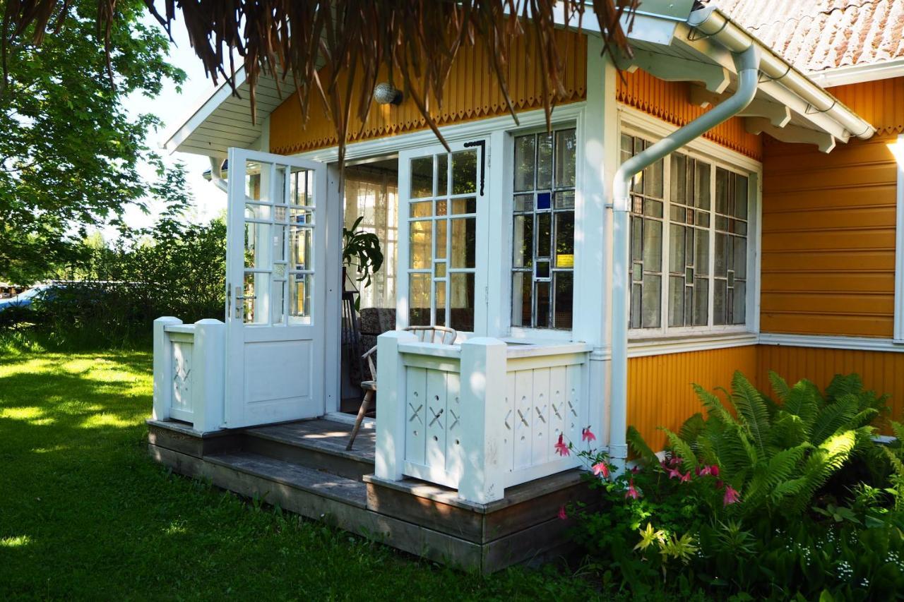 Hotel Leesi Kuelalistemaja Extérieur photo