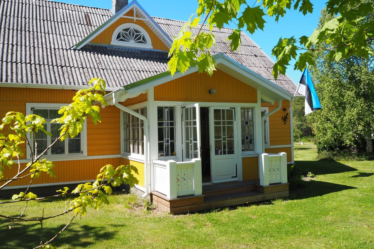 Hotel Leesi Kuelalistemaja Extérieur photo