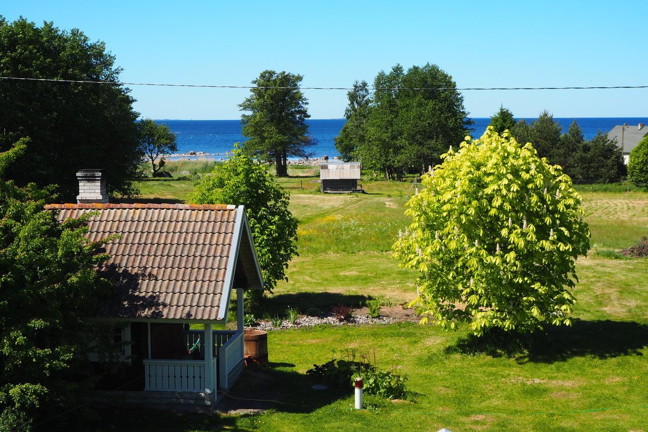 Hotel Leesi Kuelalistemaja Extérieur photo