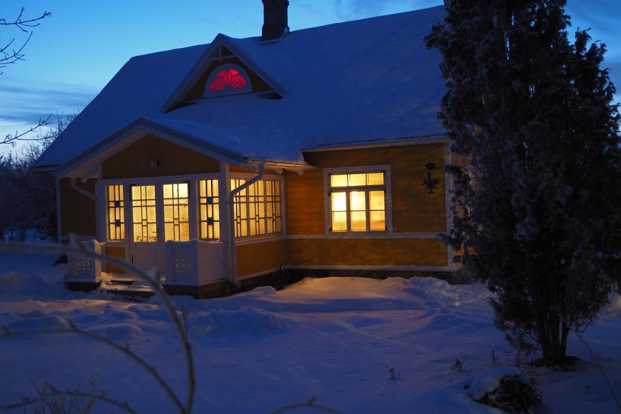 Hotel Leesi Kuelalistemaja Extérieur photo